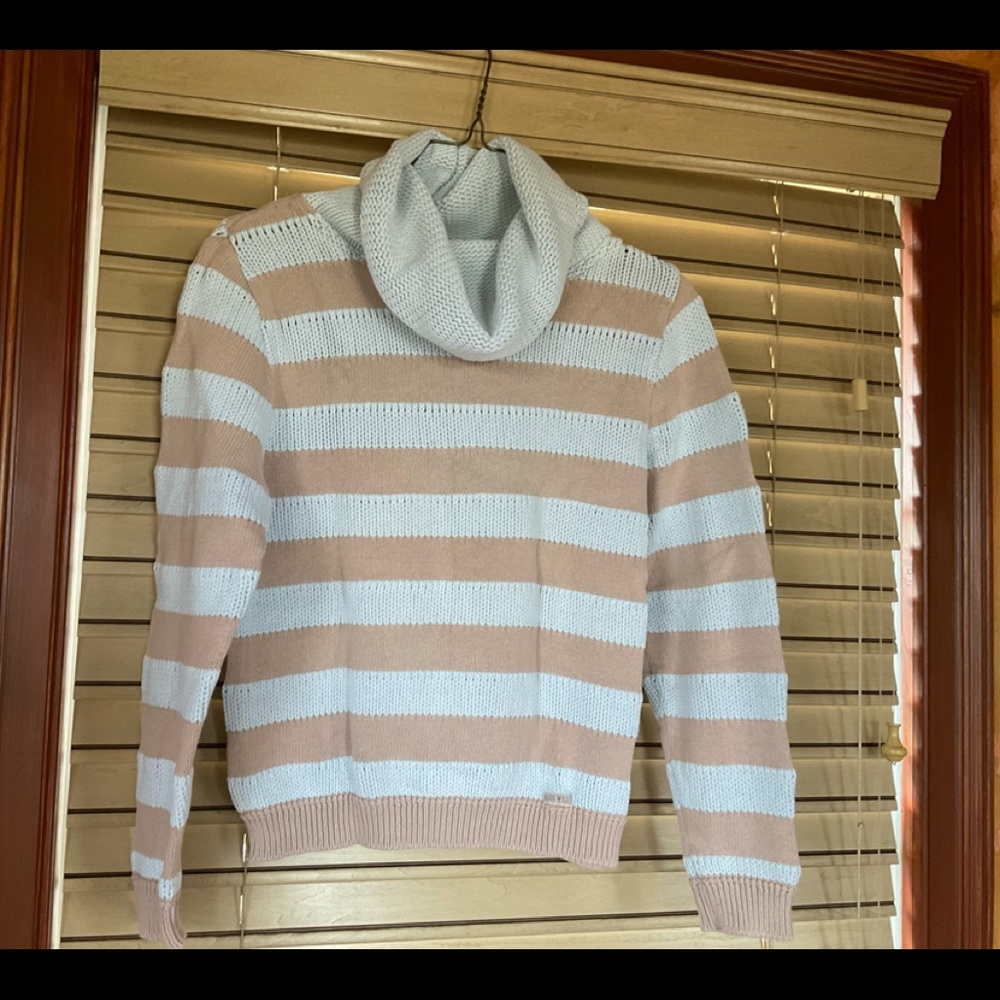 Blue Willi’s knit sweater